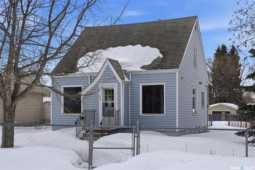 537 7th Street E, Prince Albert, SK, S6V0S6 | Card Image