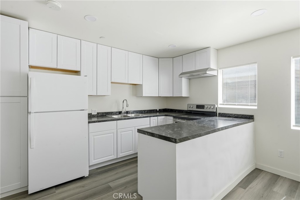 Residential Lease in Inglewood 5