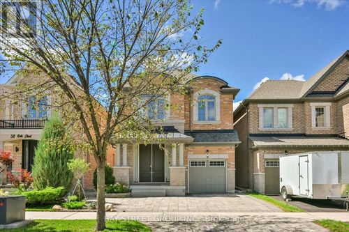 62 Roth St, Aurora, ON, L4G0W7 | Card Image