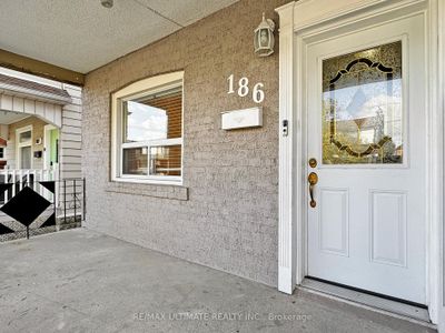 186 Silverthorn Ave, House attached with 3 bedrooms, 3 bathrooms and 5 parking in Toronto ON | Image 2