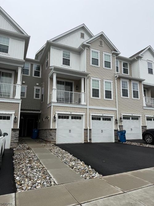 207 Honeysuckle Ln, Warren, NJ, 07059-5365 | Card Image