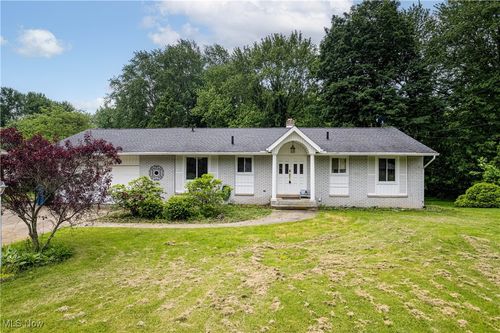 2966 Bancroft Rd, Fairlawn, OH, 44333-3220 | Card Image