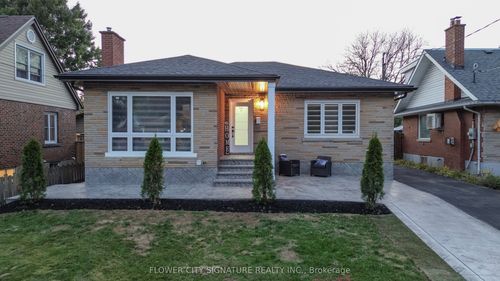 11 Rita St, Dundas, ON, L9H4S1 | Card Image