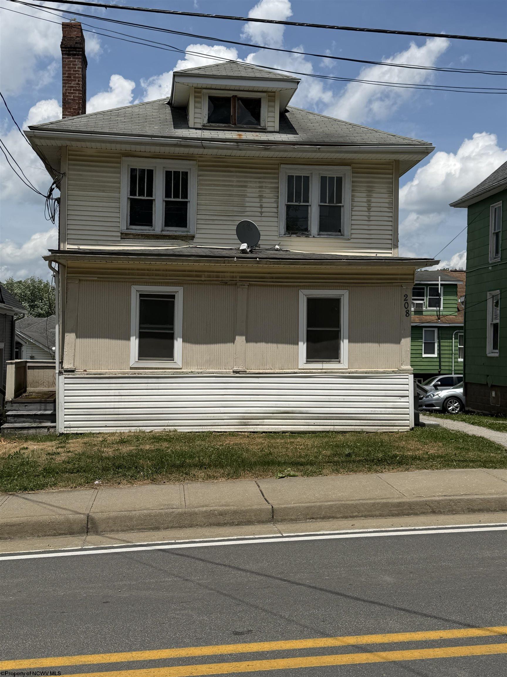 208 Dunkard Ave, Westover, WV 26501