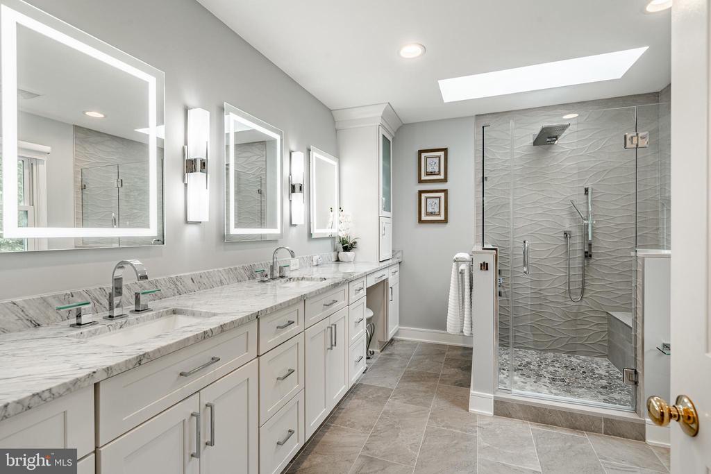 Fox Mill Dr, Upper Chichester, PA 19061