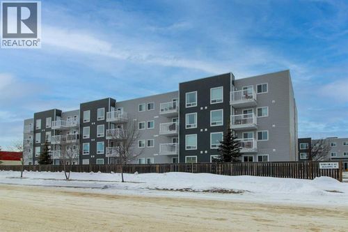 5101 18 St, Lloydminster, AB, T9V2G7 | Card Image