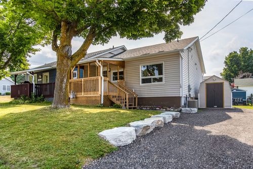 16 Edward St, Penetanguishene, ON, L9M1L1 | Card Image