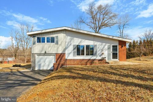 1633 Pulaski Dr, BLUE BELL, PA, 19422-3674 | Card Image