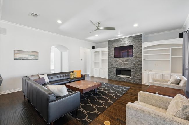 2023 Crockett Cir, House other with 4 bedrooms, 4 bathrooms and null parking in Irving TX | Image 15
