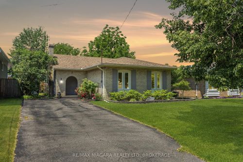 7 Ameer Dr, Saint Catharines, ON, L2N3S9 | Card Image