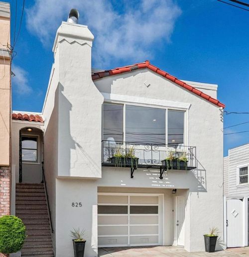 825 Amazon Avenue, San Francisco, CA, 94112 | Card Image