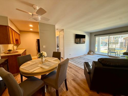 108 Evelyn Ln, Lake Geneva, WI, 53147-1952 | Card Image