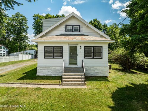 18 Orchard Ter, Wynantskill, NY, 12198-7553 | Card Image