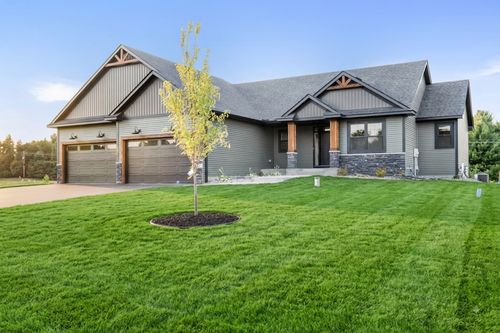 883 174th Ave Ne, Ham Lake, MN, 55304-4484 | Card Image