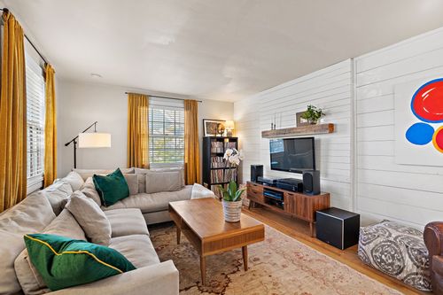 424 Westboro Dr, Nashville, TN, 37209-3024 | Card Image