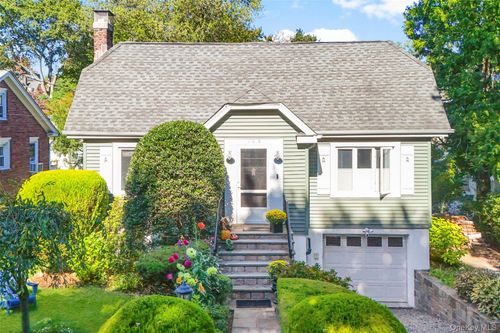 103 Laurel Ave, Larchmont, NY, 10538-2315 | Card Image