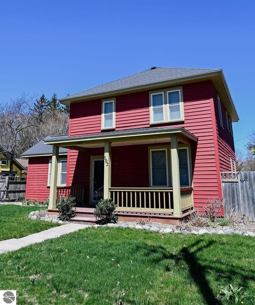 102 W 6th St, Northport, MI, 49670-9483 | Card Image