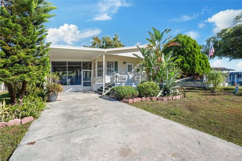 37251 Lois Ave, ZEPHYRHILLS, FL, 33542-8511 | Card Image