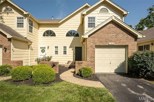 11932 Autumn Lakes Dr, Maryland Heights, MO, 63043-4903 | Card Image