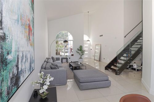 5901 Nw 110th Ct, Doral, FL, 33178-2816 | Card Image