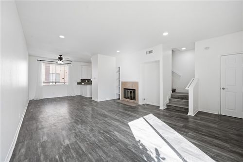 42-13901 Olive View Ln, Sylmar, CA, 91342-7500 | Card Image