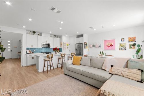 680 Echelon St, Las Vegas, NV, 89138-6488 | Card Image