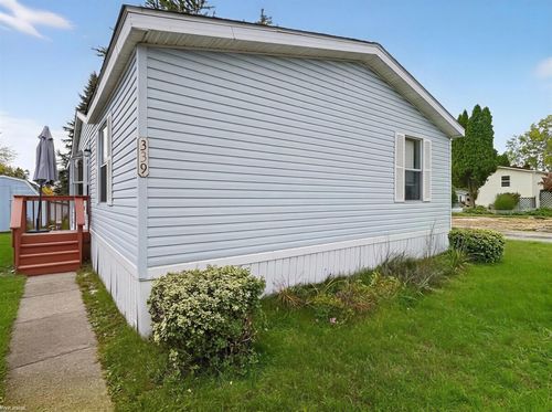 339 Brentwood Drive, Oxford Village, MI, 48371 | Card Image