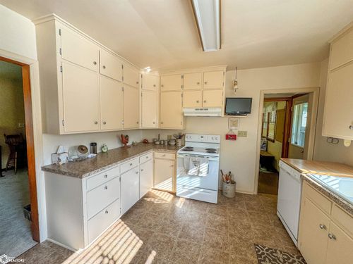 114 7th St Se, Hampton, IA, 50441-2252 | Card Image