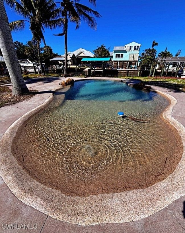 View of swimming pool | Image 18