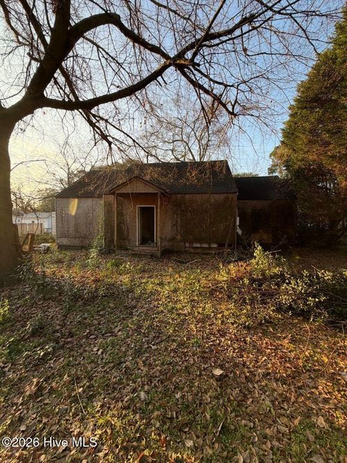 1600 E Elm St, Goldsboro, NC, 27530-6146 | Card Image