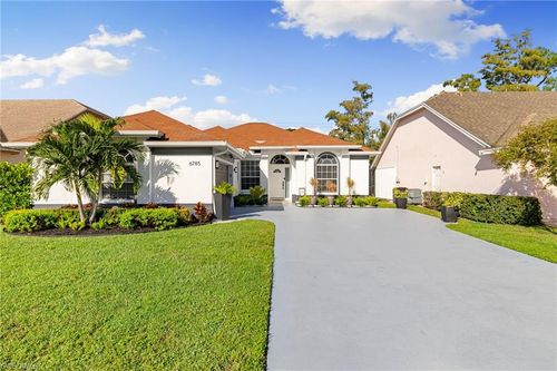 6785 Berwick Pl, NAPLES, FL, 34104-8312 | Card Image