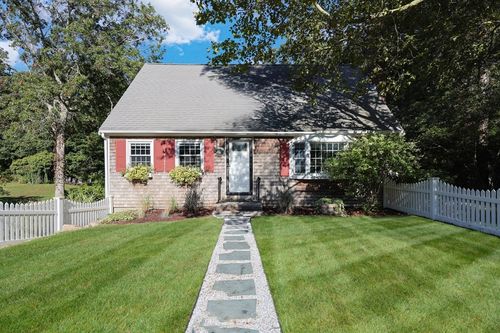4 Clement St, Sandwich, MA, 02563-2113 | Card Image