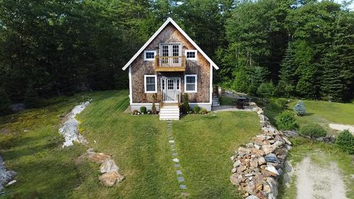 52 Greystone Ln, Brunswick, ME, 04011-8207 | Card Image