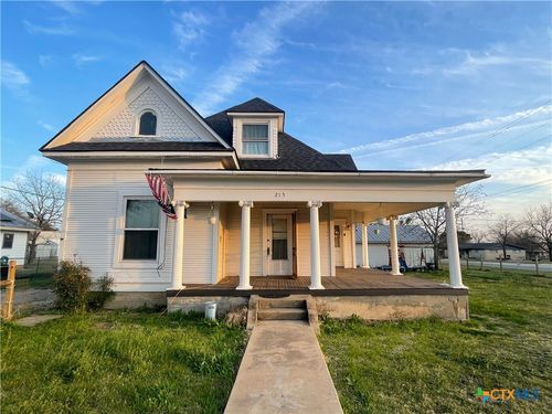 215 W Main St, Lometa, TX, 76853-2252 | Card Image