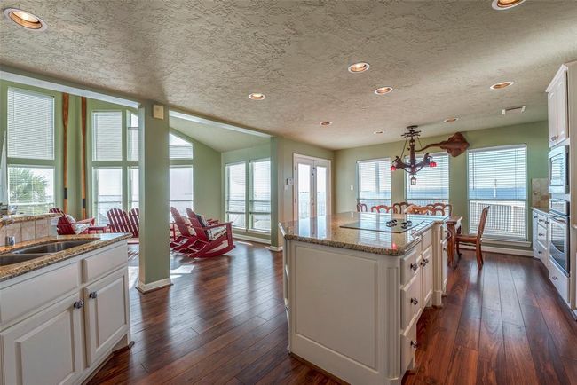131 Isles End Rd, House other with 4 bedrooms, 5 bathrooms and 2 parking in Tiki Island TX | Image 14
