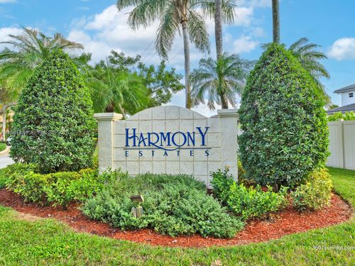 1663 E Harmony Lake Cir, Davie, FL, 33324-7111 | Card Image