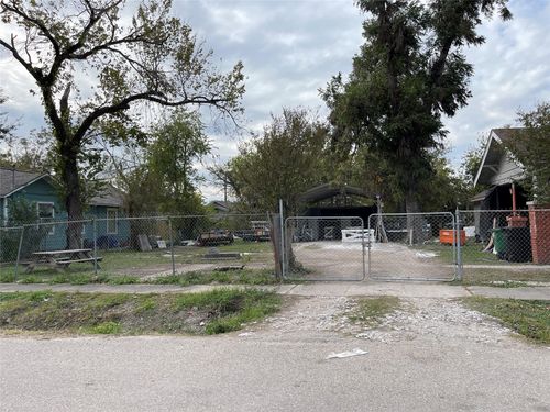 1617 Simpson St, Houston, TX, 77020-4615 | Card Image