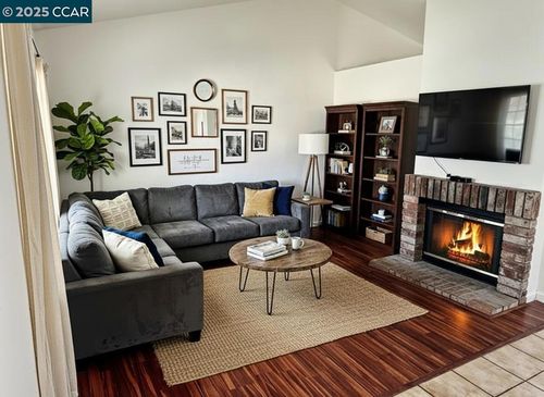 5108 Vigna Way, Salida, CA, 95368-9071 | Card Image