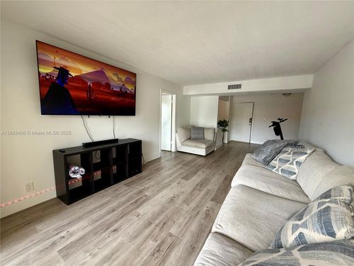 apt-207-480 Nw 20th St, Boca Raton, FL, 33431-7938 | Card Image