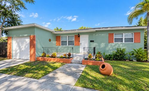 805 S 26th Ave, Hollywood, FL, 33020-5704 | Card Image
