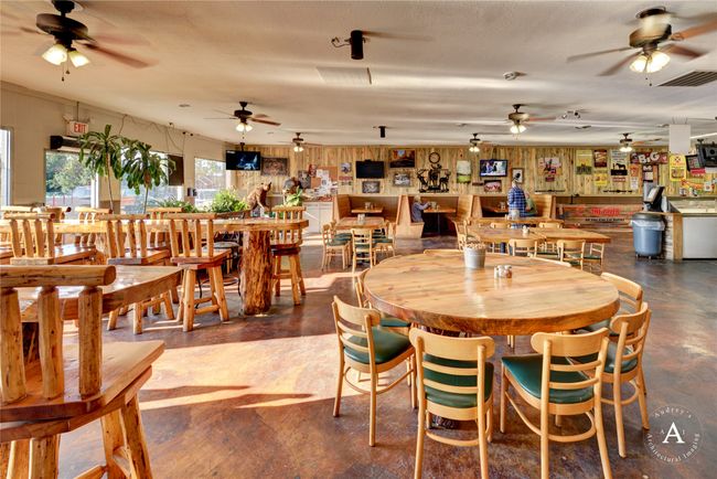 old photo, showing potential for a restaurant | Image 12