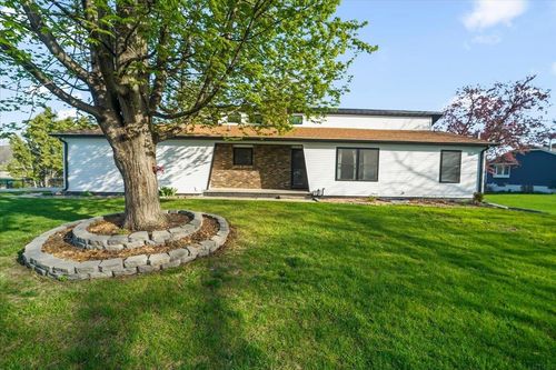 89 3rd St, Hudson, IA, 50643-9788 | Card Image