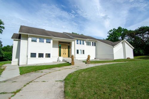 3865 Stonecrest Rd, West Bloomfield, MI, 48322-1745 | Card Image