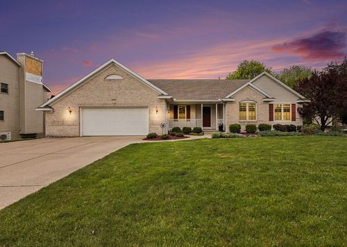 2045 Meadowdale Drive Nw, Grand Rapids, MI, 49504 | Card Image