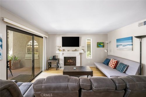 400 Brighton Spgs, Costa Mesa, CA, 92627 | Card Image