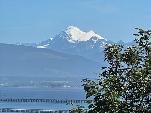 3917 Mallard Point Dr, Anacortes, WA, 98221-3656 | Card Image