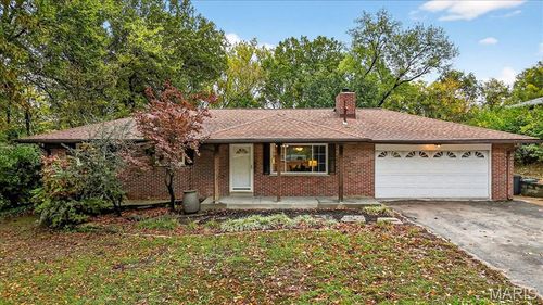 2 Delores Dr, Fenton, MO, 63026-4650 | Card Image