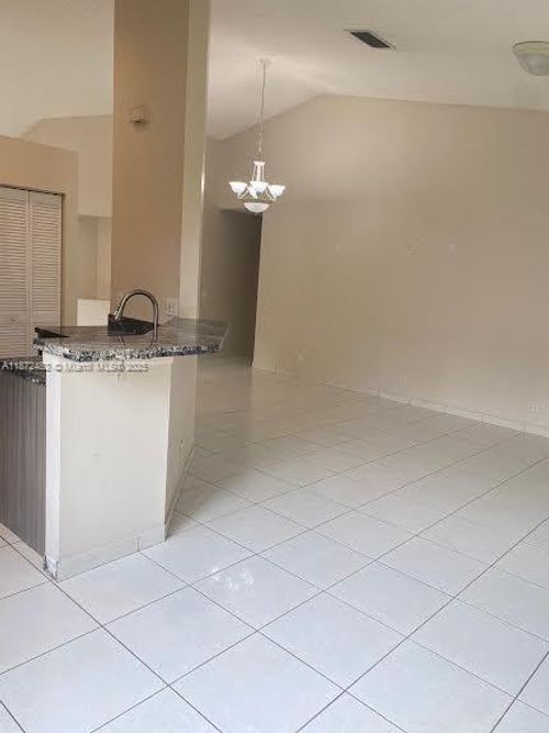 942 Briar Ridge Rd, Weston, FL, 33327-1703 | Card Image