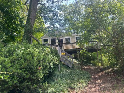 13 Hill St, Branford, CT, 06405-6222 | Card Image