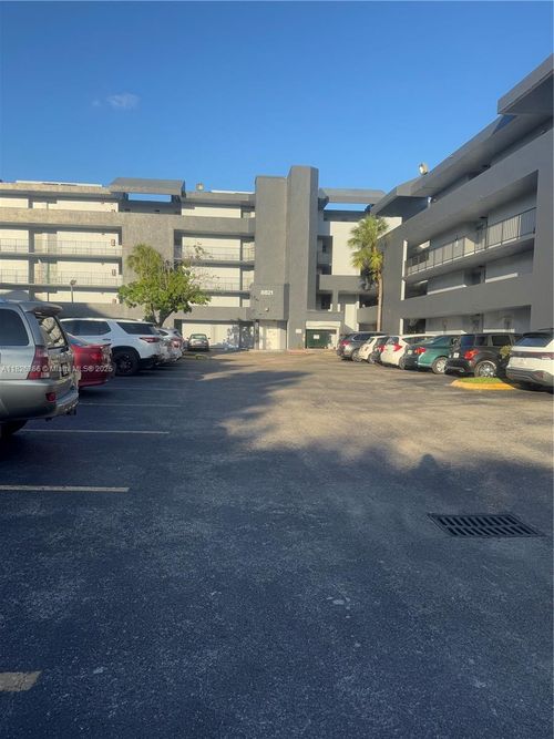 apt-108-8821 W Flagler St, Miami, FL, 33174-2423 | Card Image